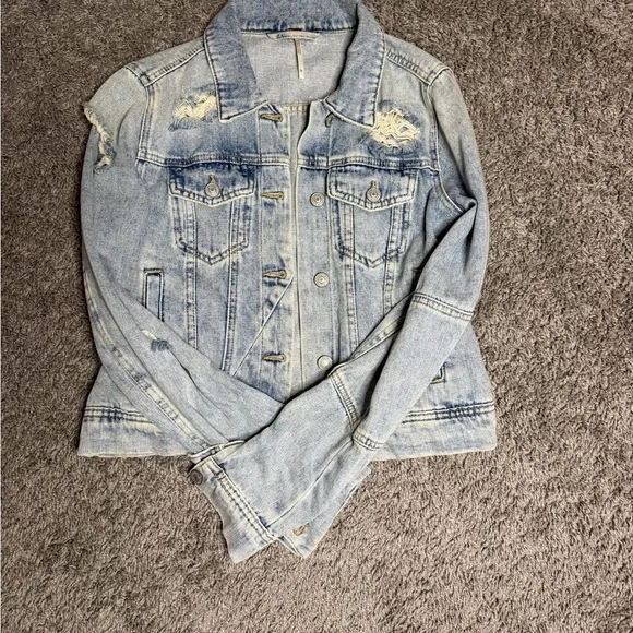 Free People Light Wash Distressed Denim Jacket Size XS - Picture 2 of 6
